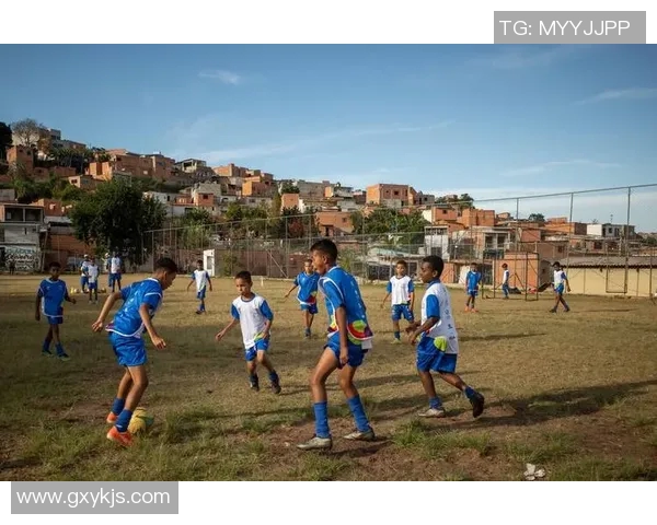 追逐绿茵场上的梦想与激情足球明星背后的爱好与故事