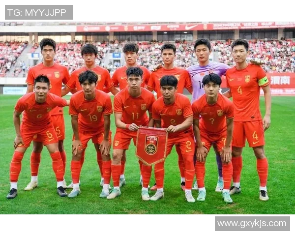 中国足球选手在德甲的成长与挑战：从青训到职业生涯的探索与发展